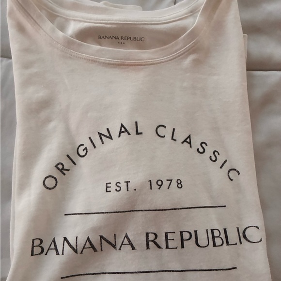 Banana Republic White Graphic Tee medium timeless logo nwt women’s - Picture 2 of 7